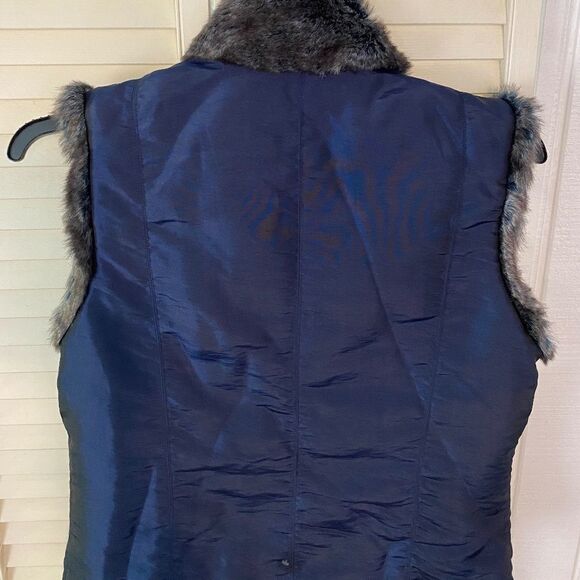 Per Una Navy Vest with fur down front - Picture 6 of 6